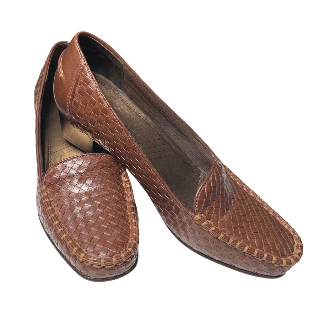 Trotters Brown Woven Leather Low Heel Loafers